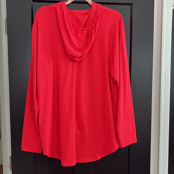 Lane Bryant LIVI Bright Red Activewear. Long Sleeve Hodie w/Pockets. Size 18/20. - Picture 2 of 11